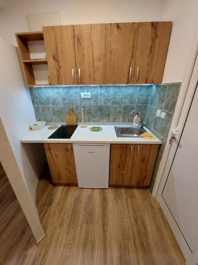 Dolly Apartment